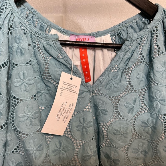 Never a Wallflower Gathered V-Neck Top Beryl Blue Eyelet Size XS - Picture 10 of 12